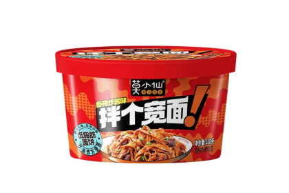 Noodles with spicy sauce 莫小仙拌个宽面香辣炸酱味 110GM（VIP会员价：RM5.30）